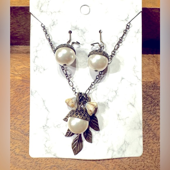 Fashion necklace & earring set - bronze with faux pearls, leaf and acorn design. - Picture 1 of 1